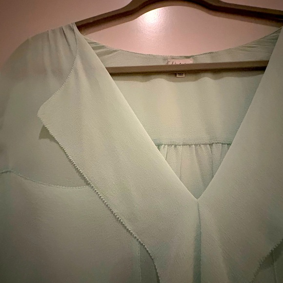 🍀* Aritzia Babaton Mint- silk sheer blouse with button/ strap to roll sleeves🍀 - Picture 2 of 7